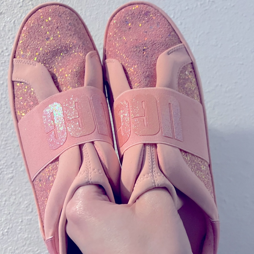 UGG PINK GLITTER SNEAKERS 🩷 9.5W